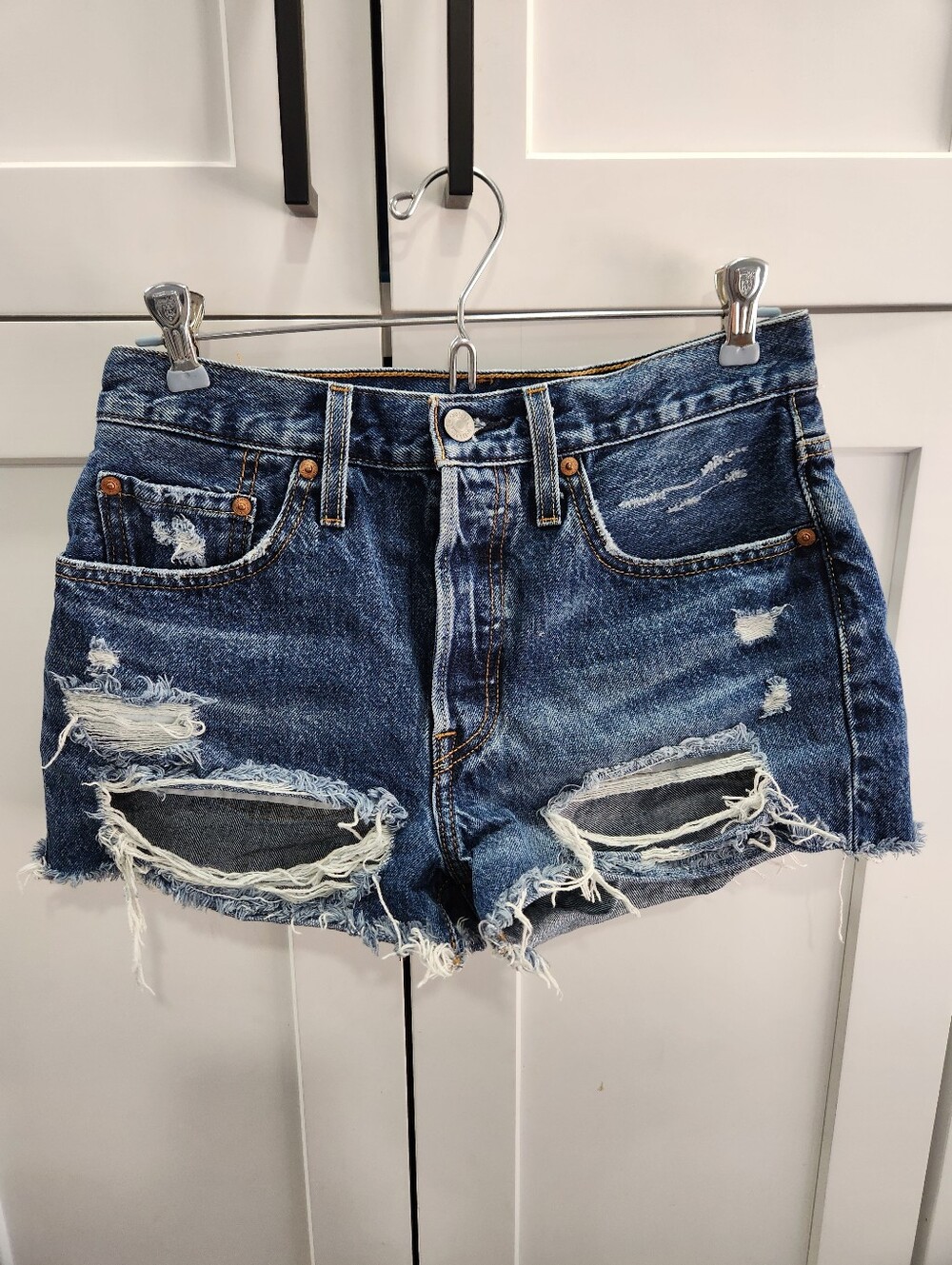 Levis Dark Wash Distressed Cut Off Hidden Button Fly Shorts Size 27 Cotton